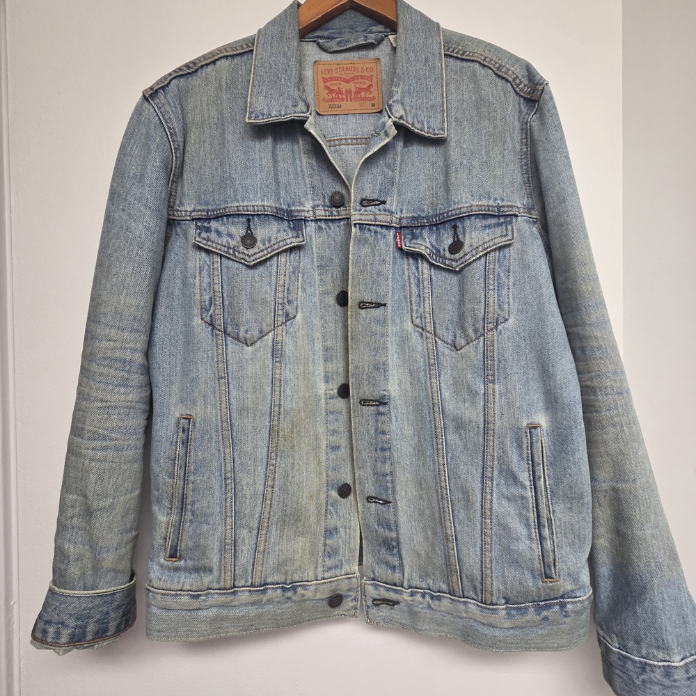 Levi's Men's Rare Collab Size M Needs To Be Cleaned